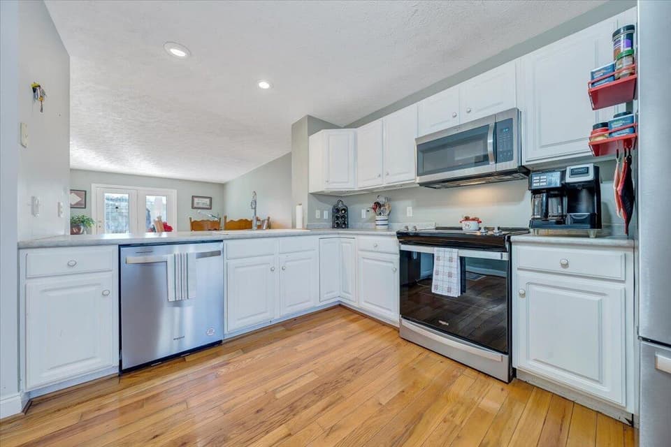 335 Willow Oak Dr NW, photo 3 of 26
