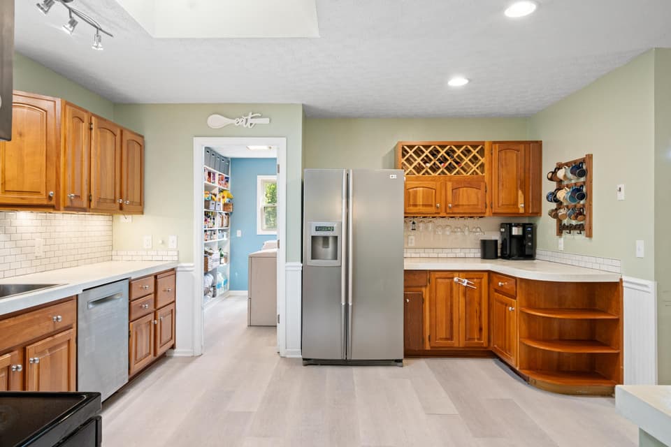 1720 Blake Drive, photo 5 of 40