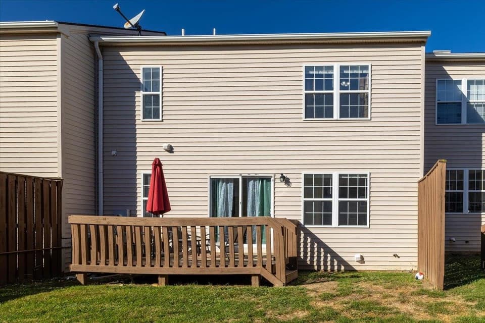 940 Oaktree Boulevard, photo 26 of 30