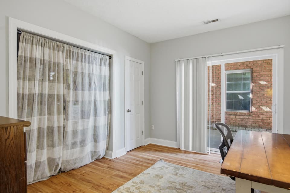 265 Robert Street, photo 37 of 40