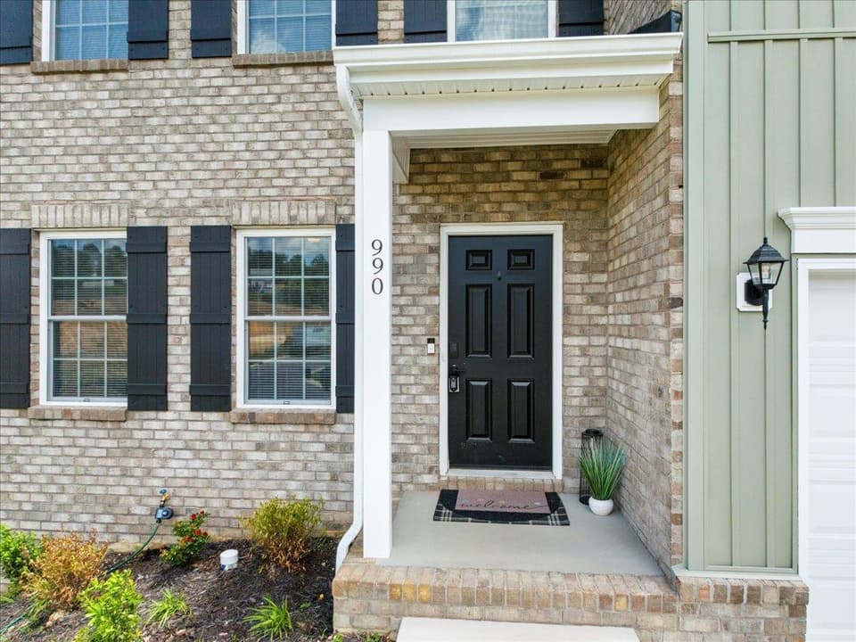990 Holland Loop NW, photo 6 of 40