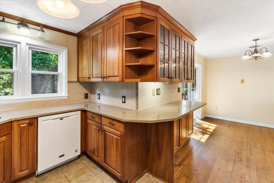 110 Rosehill Drive, photo 16 of 40