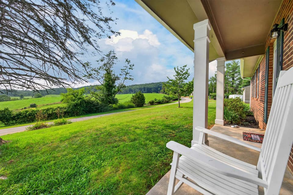 867 Switchback Road, photo 6 of 40