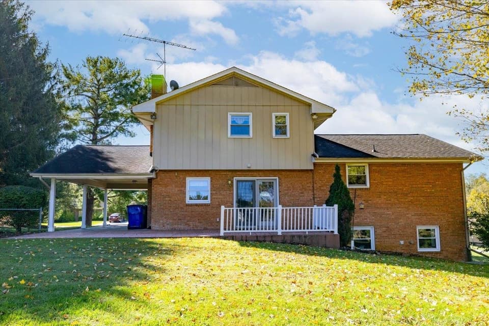 380 Walters Drive NW, photo 19 of 23