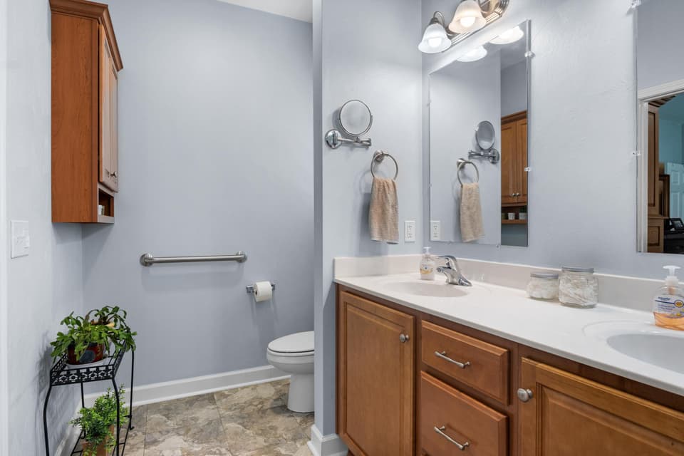 300 Vinnie Avenue, photo 20 of 34
