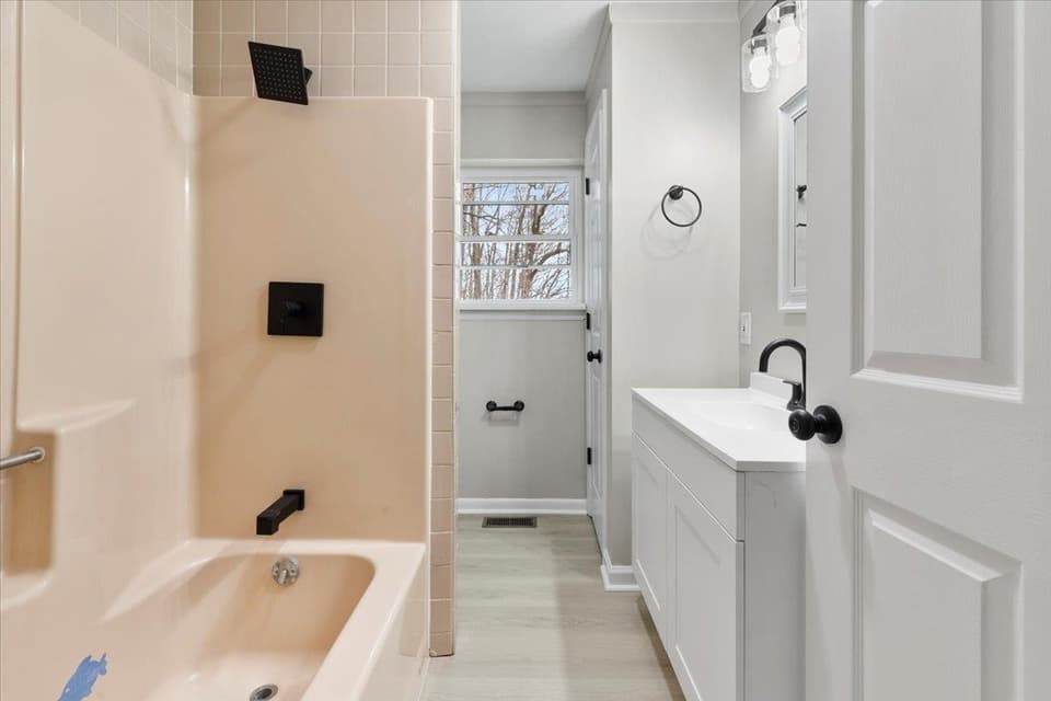435 Teel Street, photo 13 of 40