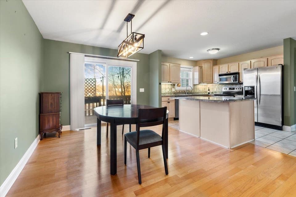250 Barkwood Street, photo 25 of 40