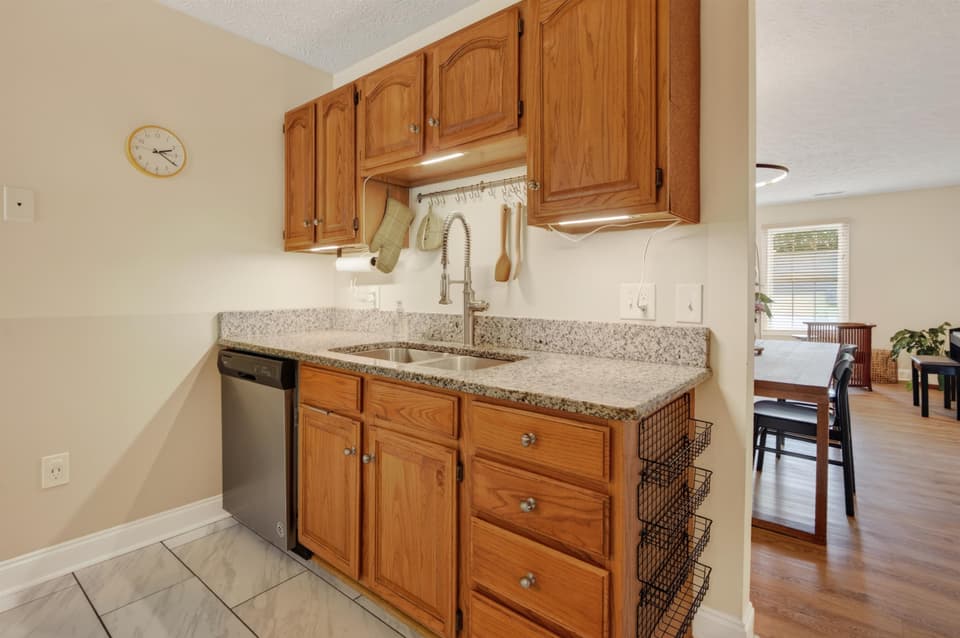 230 Silver Leaf Drive, photo 13 of 40