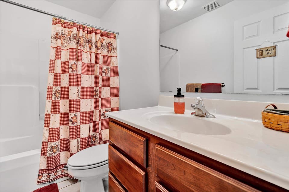 540 Harkrader Street, photo 21 of 35