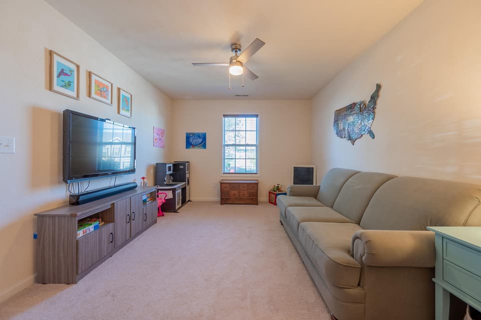 365 Chelsea Loop, photo 13 of 40