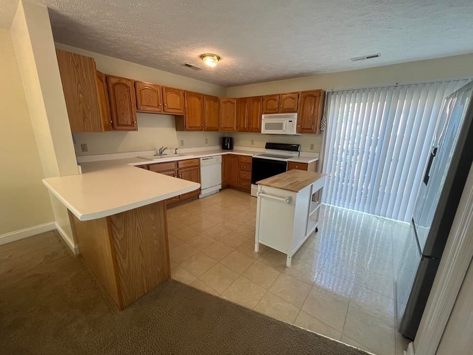 315 Silver Leaf Drive, photo 9 of 35