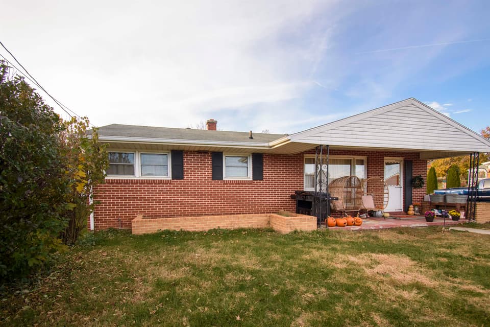 16 Alleghany Street SE, photo 4 of 40