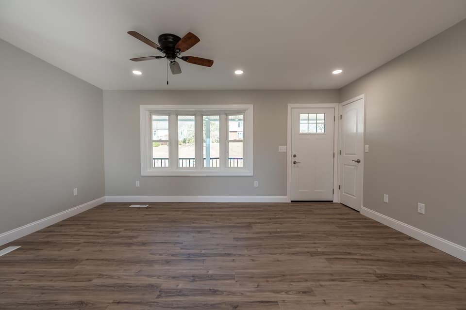 230 Pelham Lane, photo 13 of 40