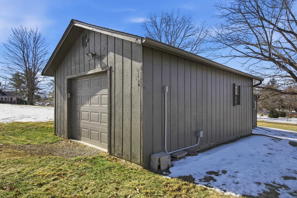 745 Second Street, photo 10 of 39