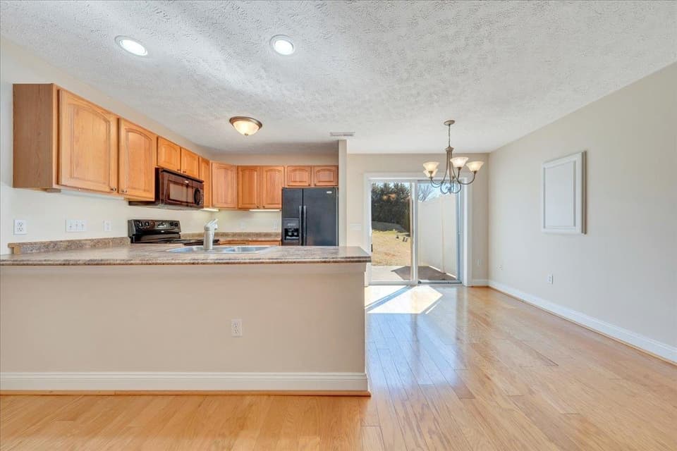 185 Huff Heritage Lane, photo 8 of 40