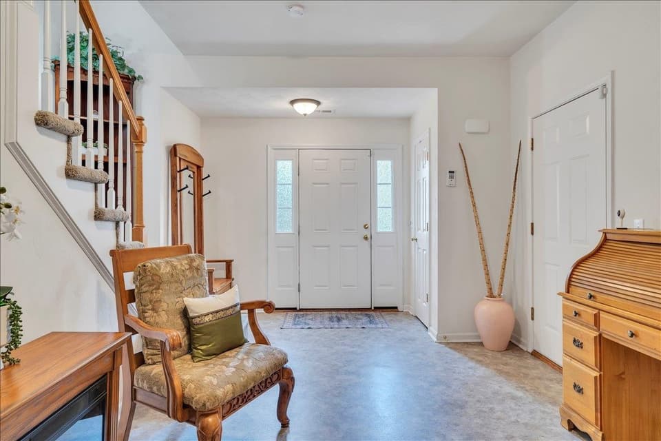 445 Chelsea Loop, photo 6 of 40