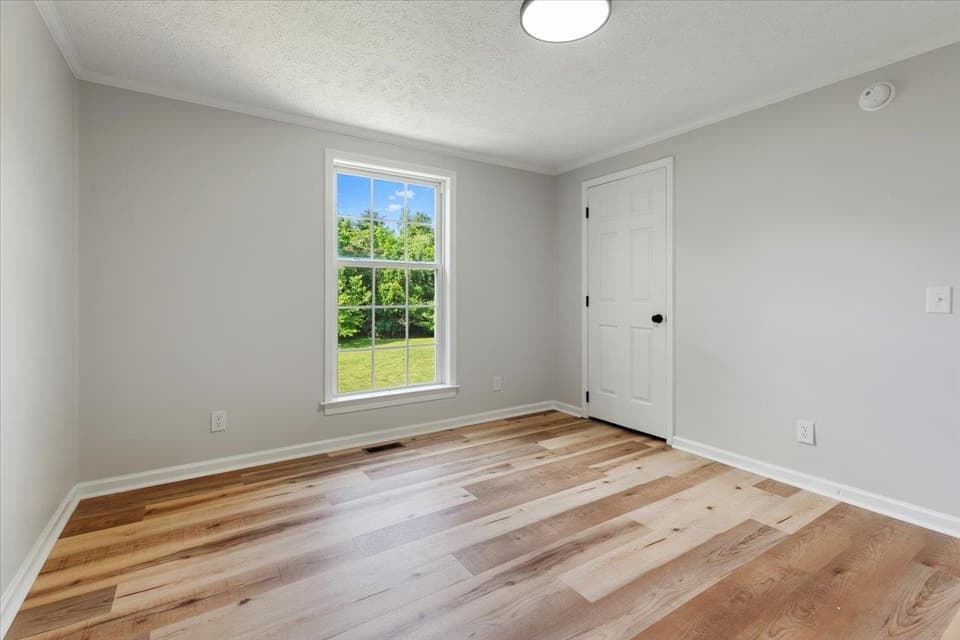 1931 Dominion Drive, photo 23 of 40