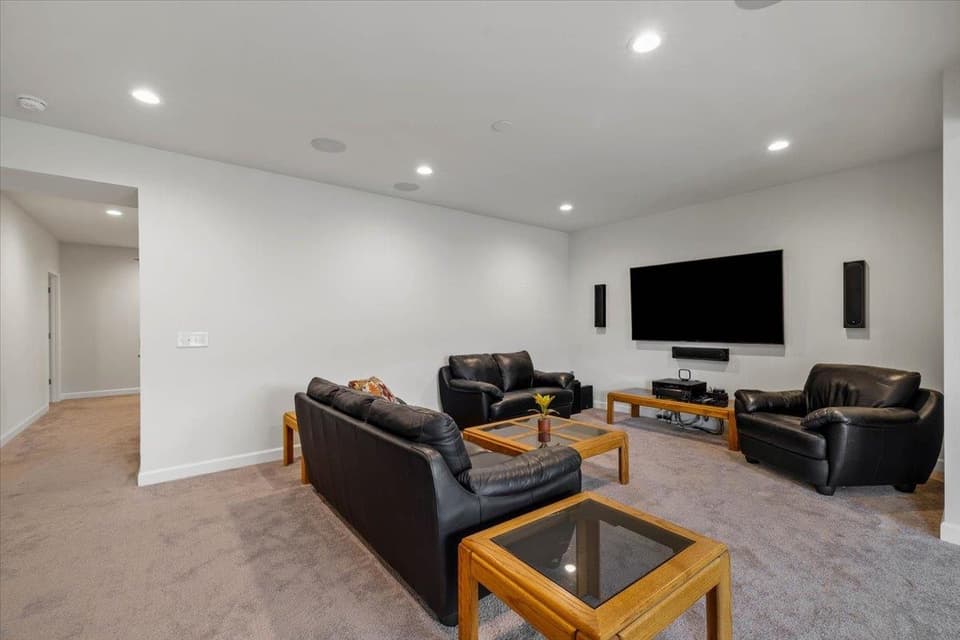 870 Jefferson Circle, photo 26 of 40