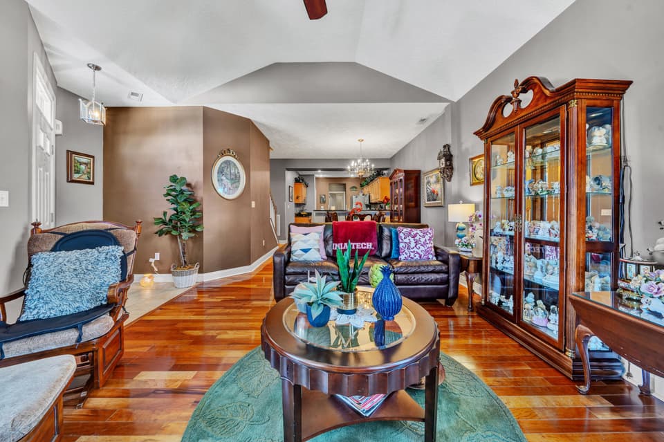 55 Revolution Cir, photo 9 of 35