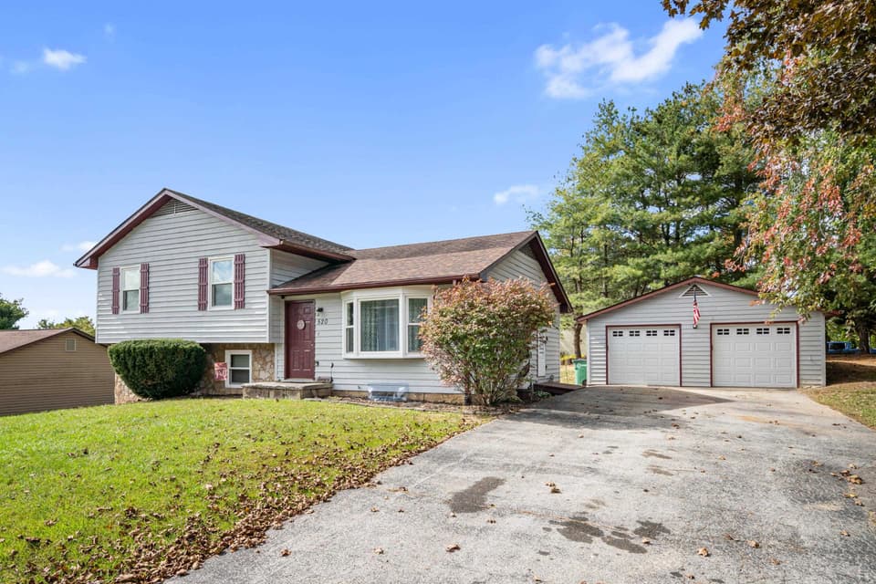 520 Hemlock Street, photo 3 of 40