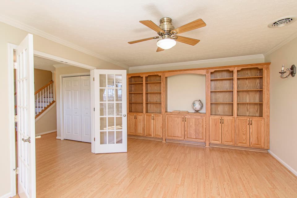 1130 Cassatt Ln, photo 9 of 39