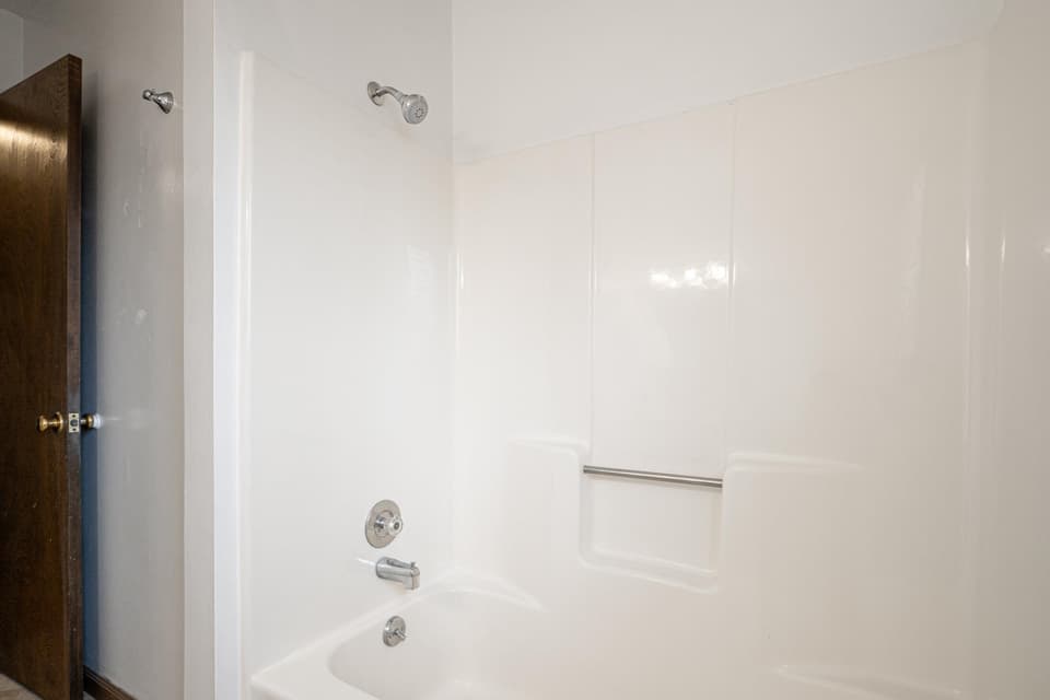 395 Arrowhead Trail, photo 17 of 40