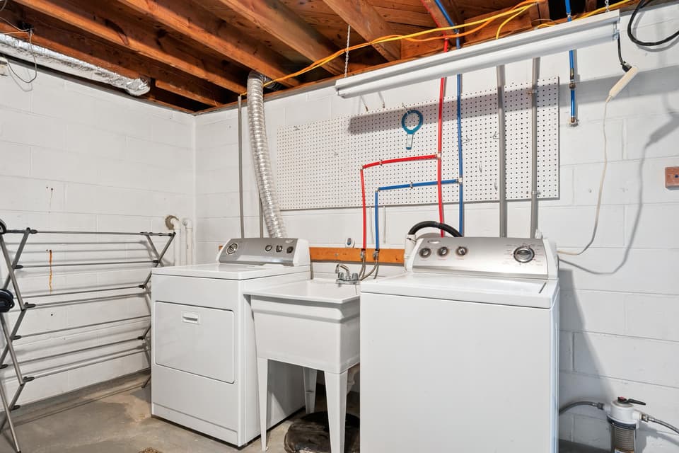 106 Roseland Drive, photo 26 of 39