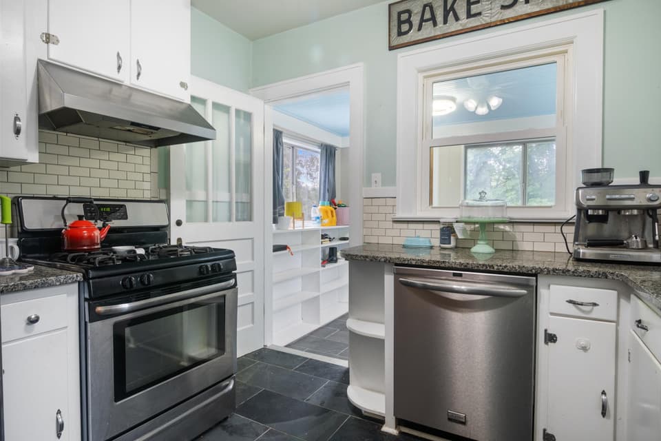 715 Church Street, photo 12 of 40
