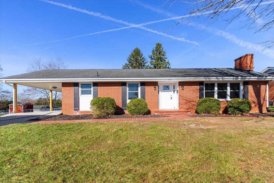 855 Mountain View Drive, photo 2 of 40