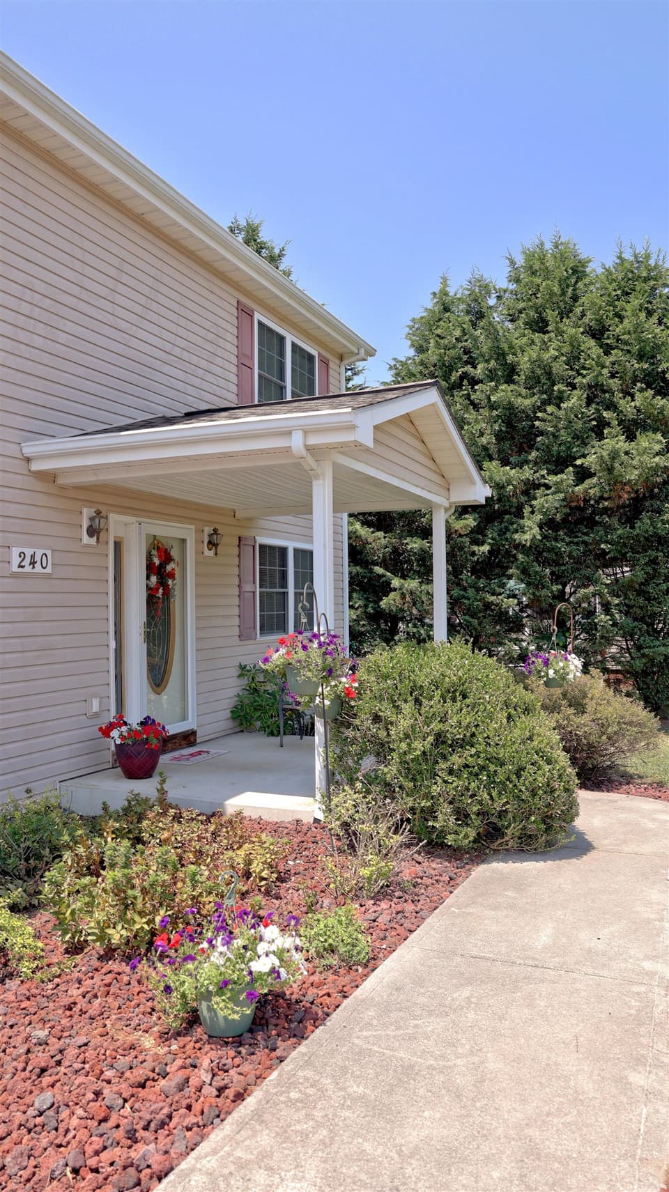 240 Virginian Drive, photo 4 of 40