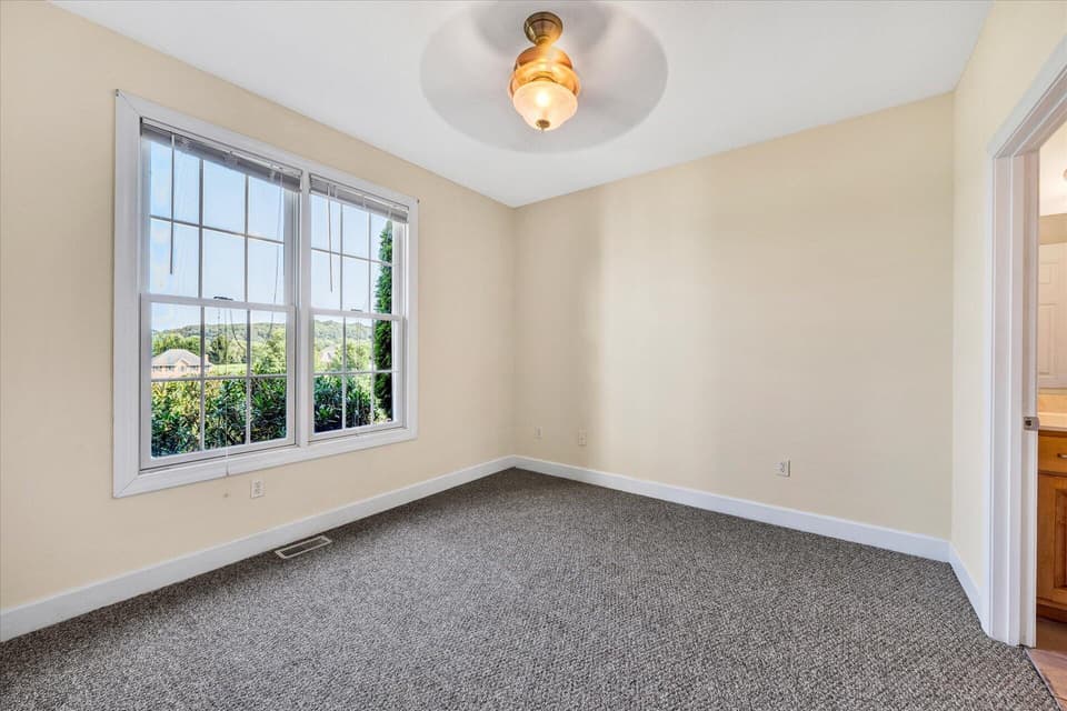 2075 Lake Vista Dr, photo 25 of 38