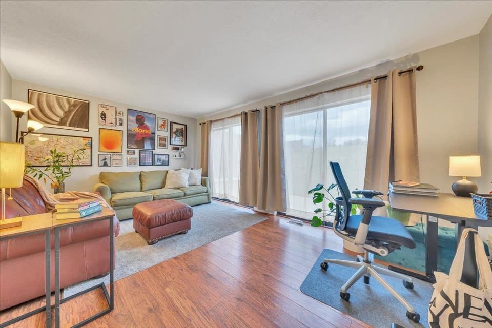 2615 Glade Drive SE, photo 5 of 35