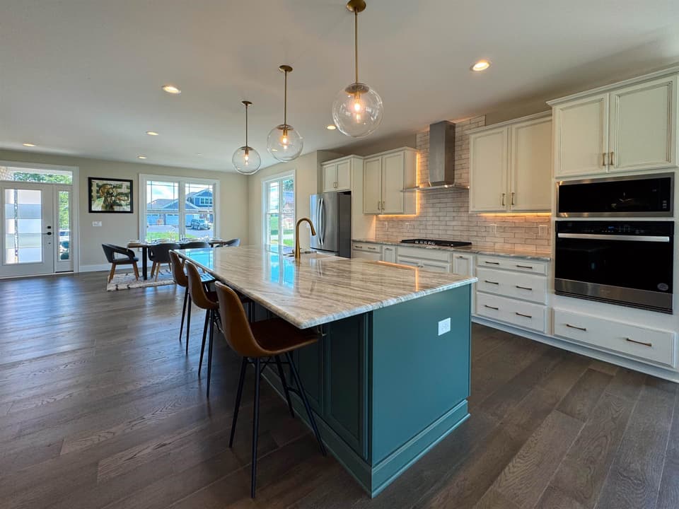 2335 Peakland Way, photo 9 of 40