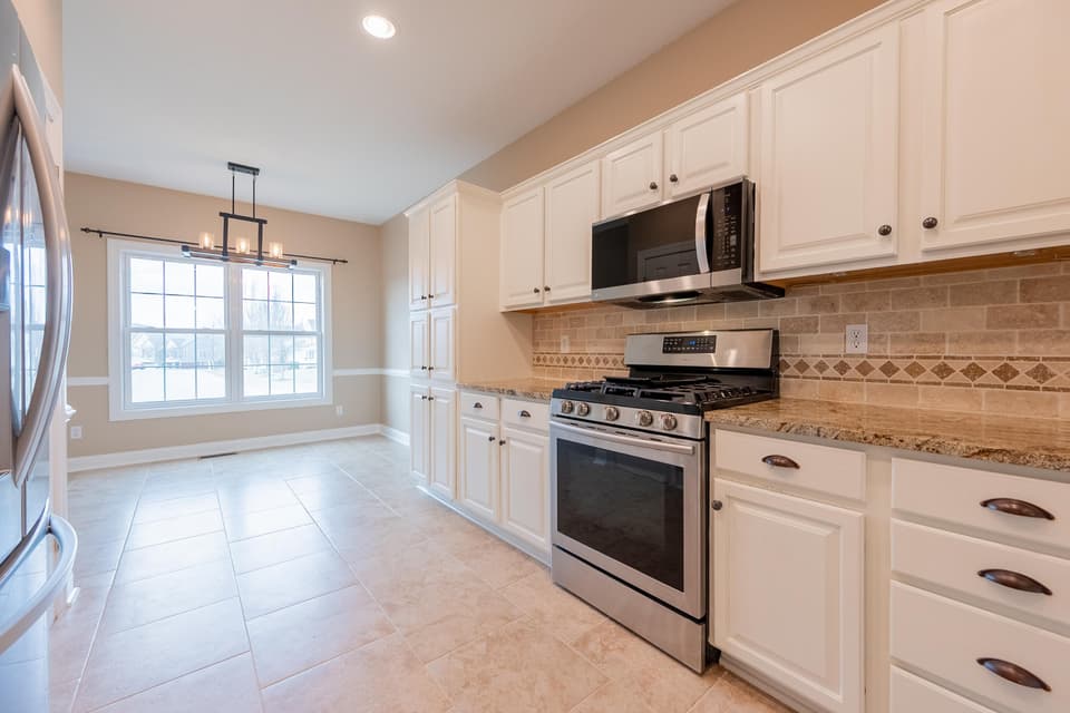 305 Meadow Drive, photo 16 of 40