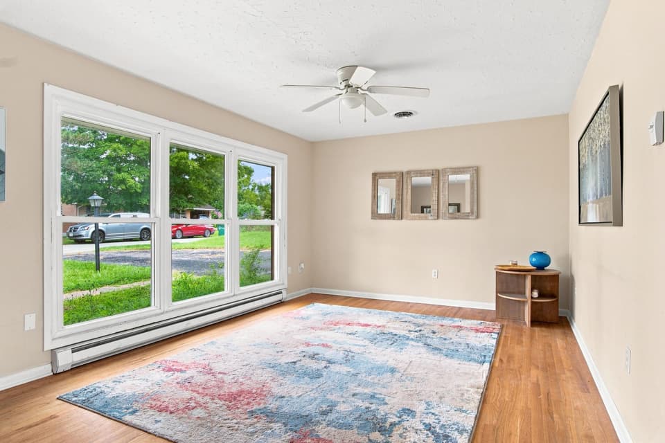 325 Cheverly Drive, photo 10 of 40