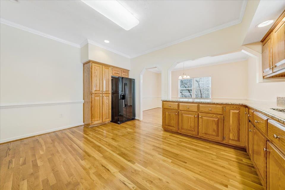 481 Houchins Rd, photo 11 of 35