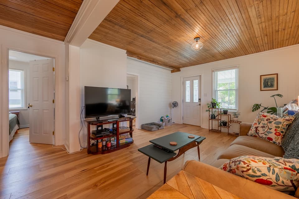 940 Forest Street, photo 11 of 40