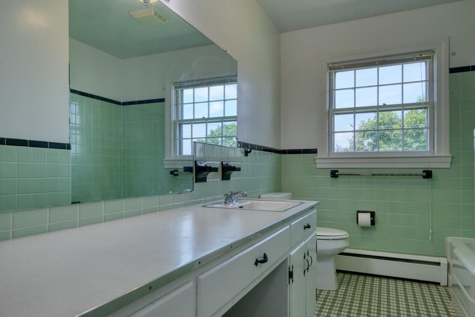 108 Roseland Drive, photo 34 of 40