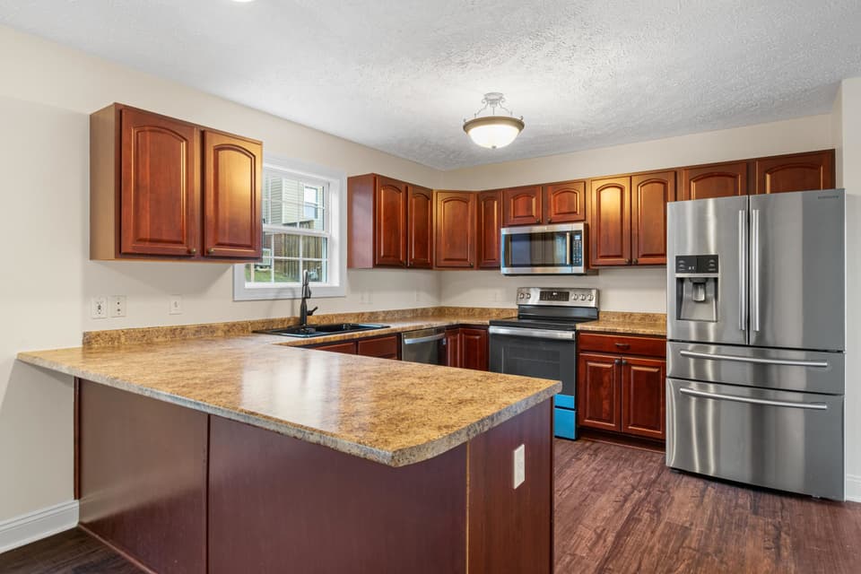 560 Oak Tree Boulevard, photo 20 of 40