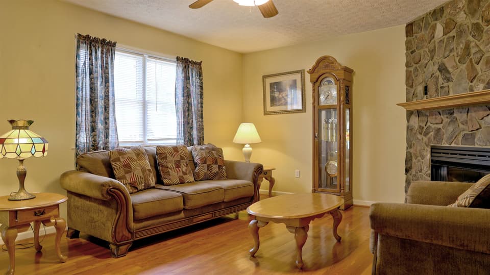 240 Virginian Drive, photo 7 of 40