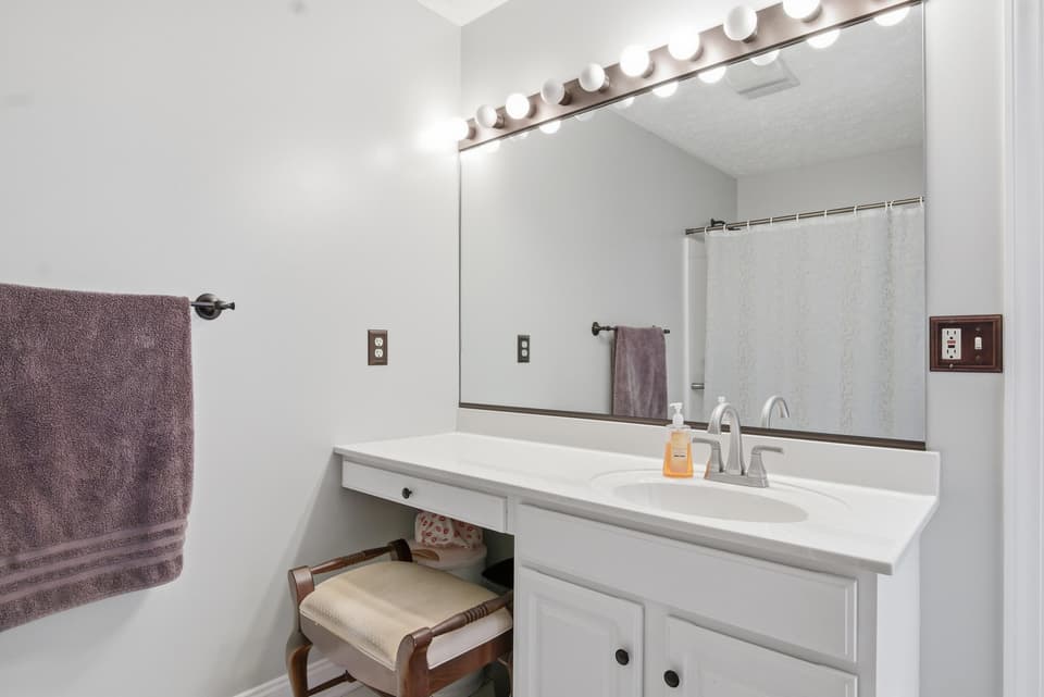 310 Pin Oak Drive, photo 20 of 40