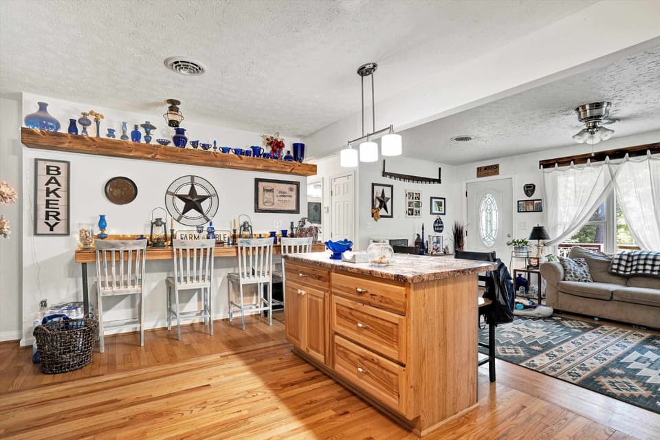 2112 Gate Road, photo 11 of 32