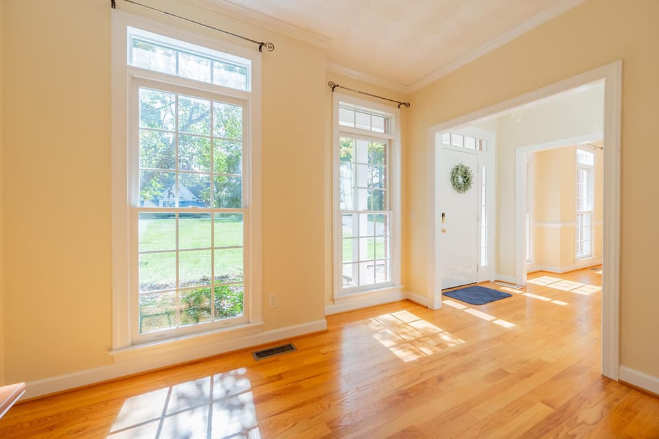 2075 Lubna Drive, photo 8 of 40