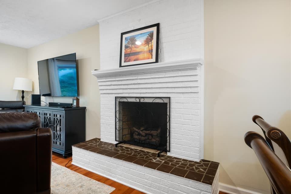 405 Tomahawk Drive, photo 13 of 40
