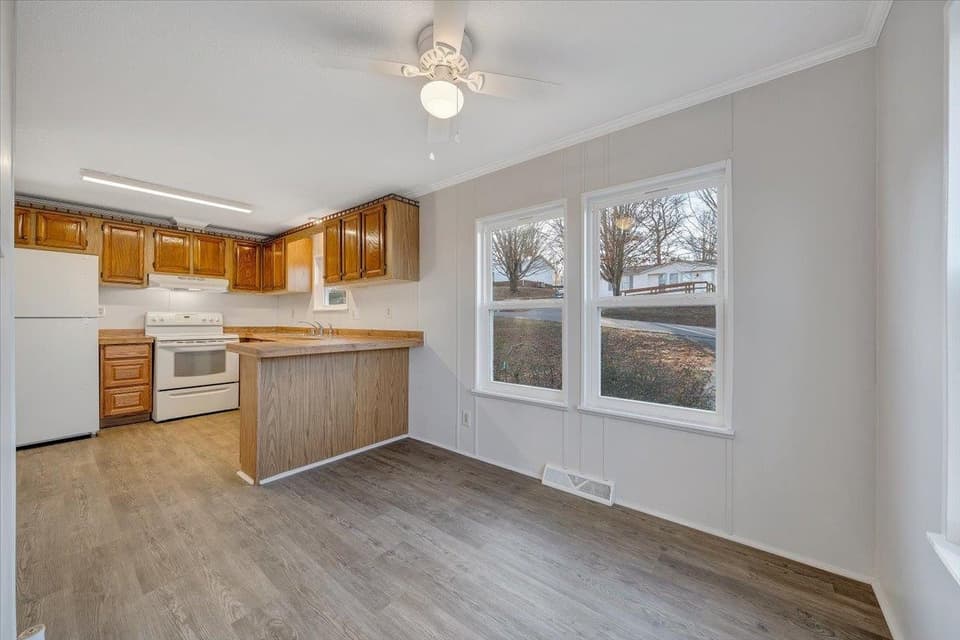1670 Blair Street, photo 18 of 40