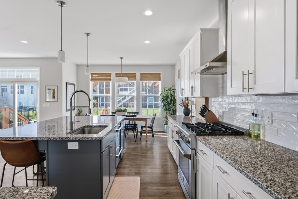 845 Jefferson Circle, photo 22 of 40