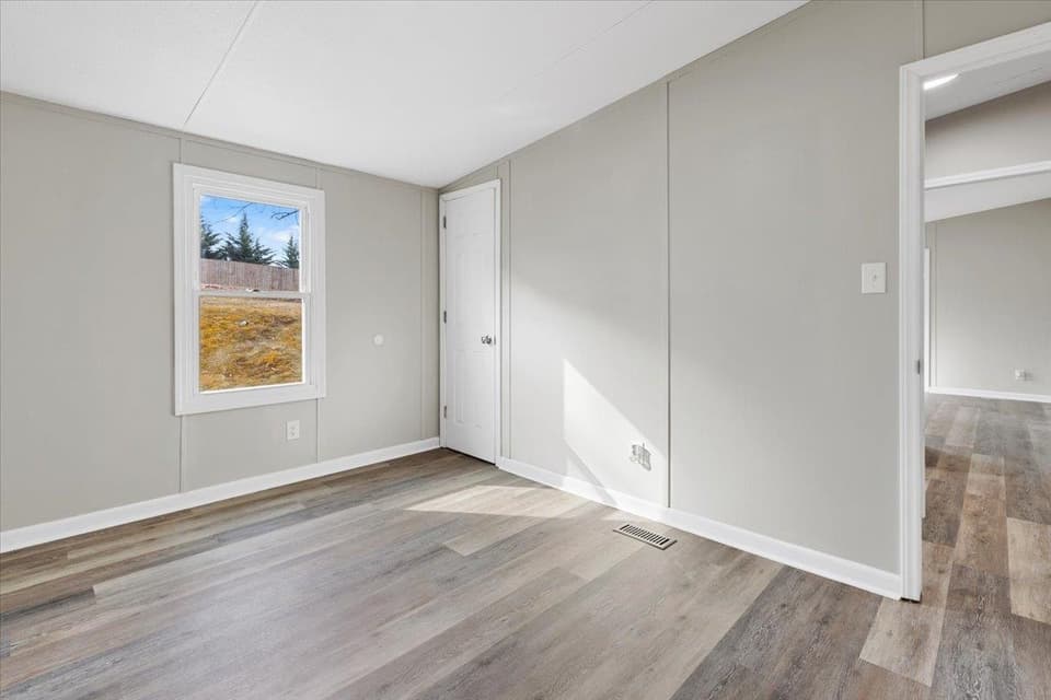 505 North Drive NE, photo 19 of 40
