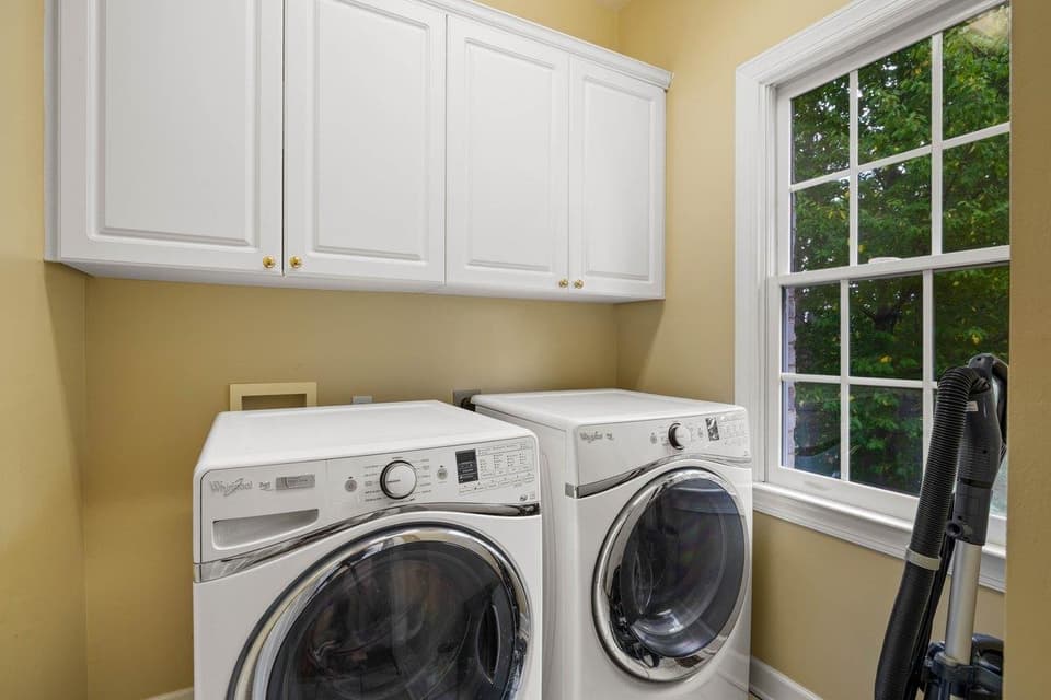2050 Lubna Drive, photo 18 of 40
