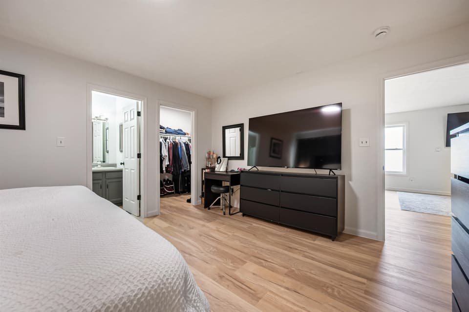 50 Woodridge Drive, photo 18 of 40