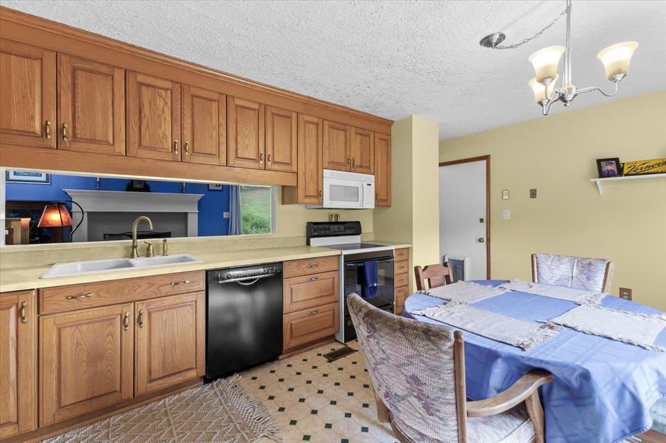 435 Mulberry Drive, photo 20 of 36
